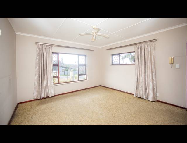 3 BEDROOM HOUSE FOR SALE IN WILLOW PARK